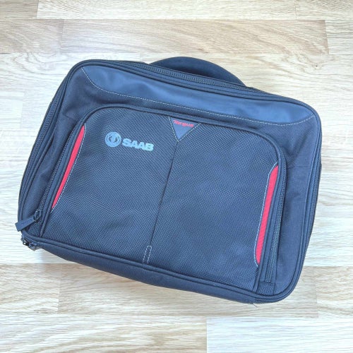 Laptop Väska 14" Clamshell Case SAAB Targus CN414EU | Mycket bra skick