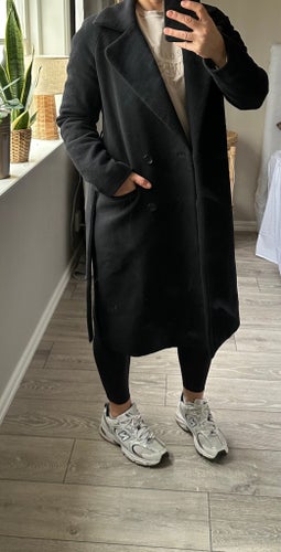 DAY BIRGER ET MIKKELSEN svart kappa, storlek 36