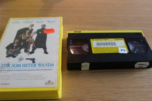 VHS-film: En fisk som heter Wanda - Esselte Video