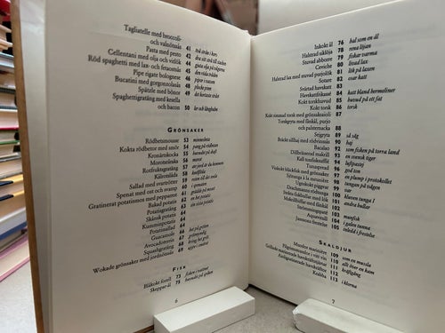 Lök på laxen En etymologisk kokbok av Olle Niklasson, bok, Very Good+, SM