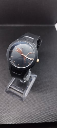Väldigt fin Puma P1006 svart/rosegold OBS! LÄS BESKRIVNING!