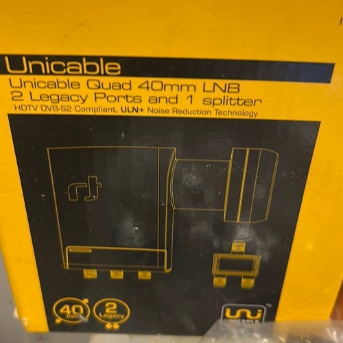 Unicable Quad 40mm LNB med 2 Legacy Portar och 1 splitter