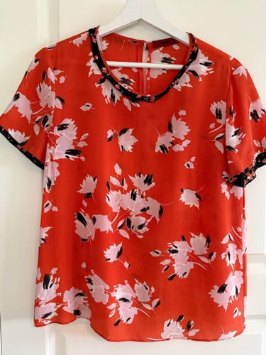 Hugo Boss orange/svart blus. Köp direkt 179kr