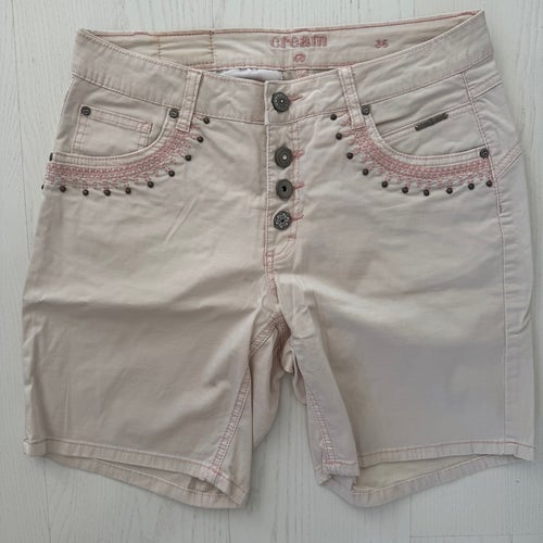Cream shorts, strl 36