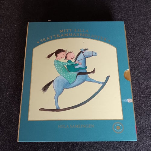Mitt Lilla Skattkammarbibliotek - box med 6 böcker och cd ( 2 cd saknas obs).