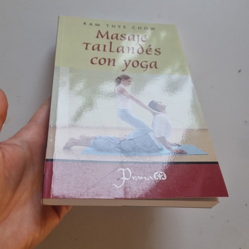 Masaje Thailandes con Yoga av Kam Tye Chow