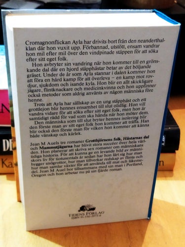 Hästarnas dal - Jean M. Auel. Bok. Very Fine plus