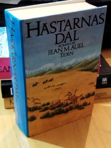 Hästarnas dal - Jean M. Auel. Bok. Very Fine plus