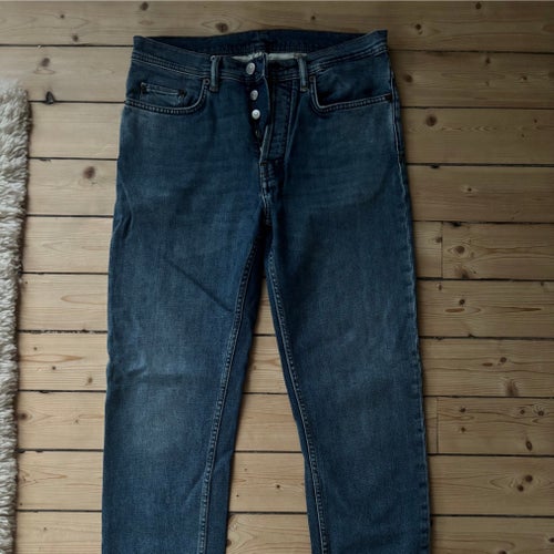 Acne Studios blåa jeans, storlek W29L34