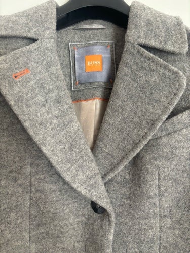 Hugo Boss grå kappa, storlek 38 oanvänd