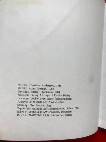 TRÄDPOJKEN OCH TUONELAS SVAN + GRODPRINSEN Christina Andersson