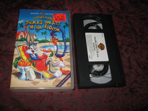 LOONEY TUNES - SNURRE SPRÄTT PÅ NYA ÄVENTYR (SVENSKT TAL) VHS