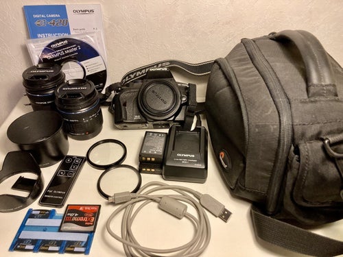Olympus E-420 systemkamera med två objektiv