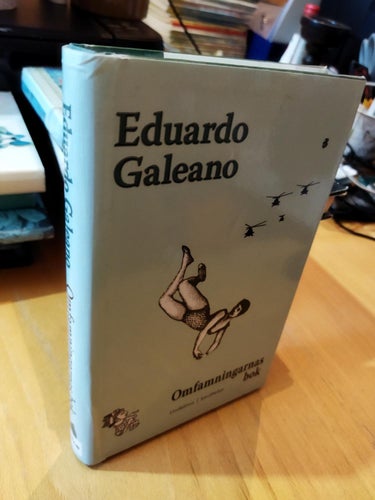 Omfamningarnas bok - Eduardo Galeano. Bok, inbunden. Very Good plus. BM