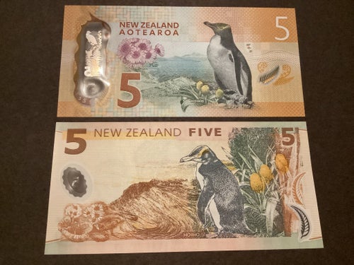 New Zealand • 5 Dollars 1999 & 2015 | Polymer | UNC