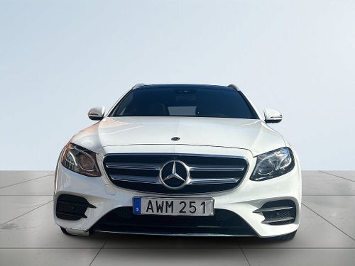 Mercedes-Benz E 220 T d 4x4 AMG Line Drag Dvärme Panorama 360° Navi S&V