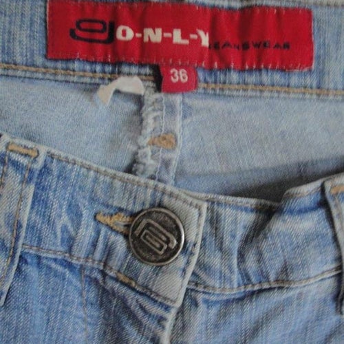 Fin jeans boot cut byxa storlek 36 från Only