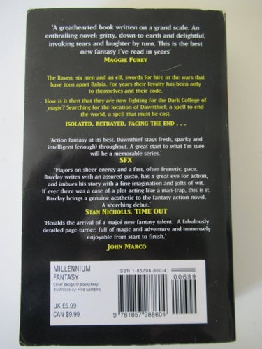 Dawnthief av James Barclay, 2000