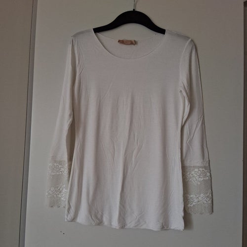 MARTA vit topp, storlek S/M