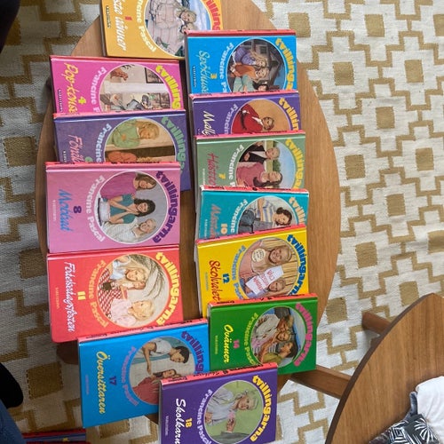 Tvillingarna – Francine Pascal – 21 böcker (blandade delar) – Fint paket!