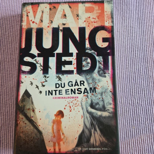 Du går inte ensam av Mari Jungstedt, 2009