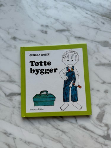 Totte bygger av Gunilla Wolde (1981)