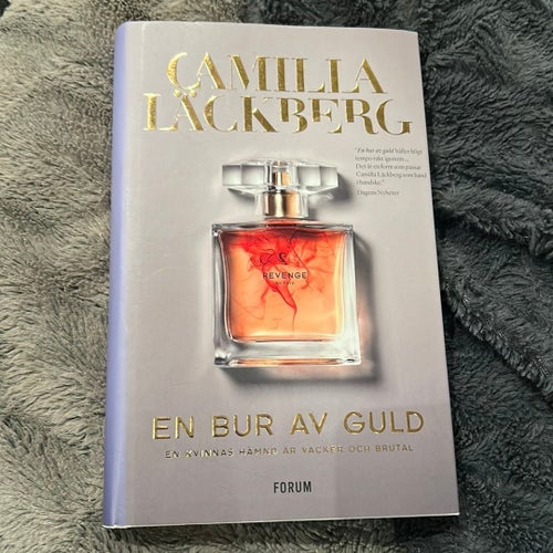 En bur av guld av Camilla Läckberg, Forum