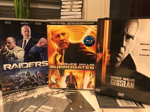 Surrogates, Raiders, Gisslan