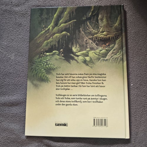 Trollskogen: Trollungarna och häxan av Sissel Böe & Peter Madsen, 2002