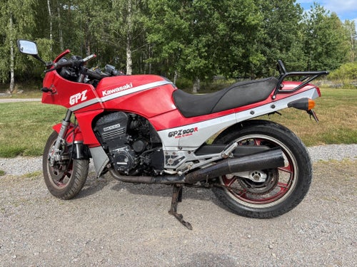 Kawasaki GPz900R -88