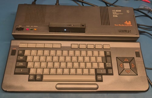 Philips VG-8230 MSX 2-dator i mycket fint skick, men med vissa problem