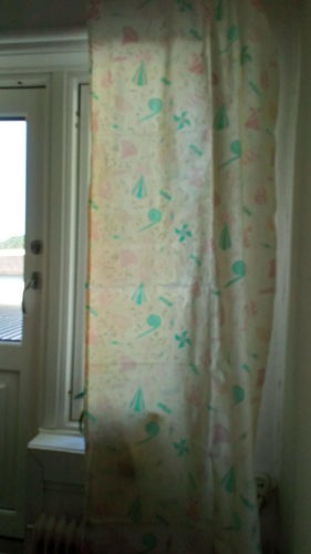 Två gardinlängder 161 cm x 70 cm