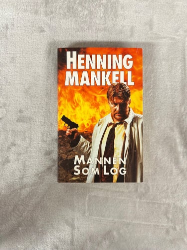 Henning Mankell – Mannen som log | Kurt Wallander | Inbunden | ISBN 978914302070