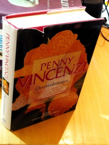 Överraskningen av Penny Vincenzi. Bok, inbunden. Very Fine plus