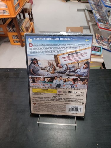 BAKSMÄLLAN. INPLASTAD DVD