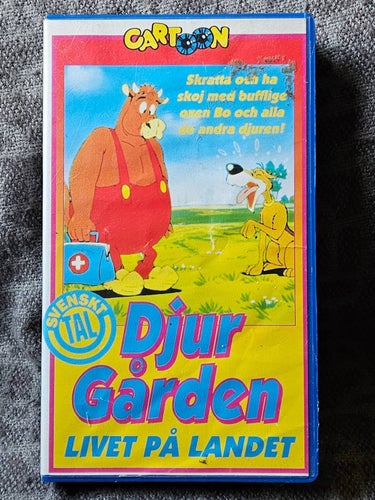 DJURGÅRDEN : LIVET PÅ LANDET .SVENSK TAL - VHS .