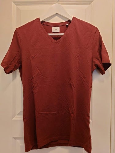 bläck vinröd t-shirt, storlek S