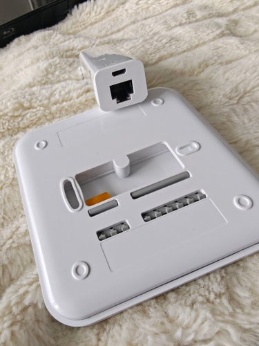 Tado Smart Thermostat V3+ RU02 med Internet Bridge IB01
