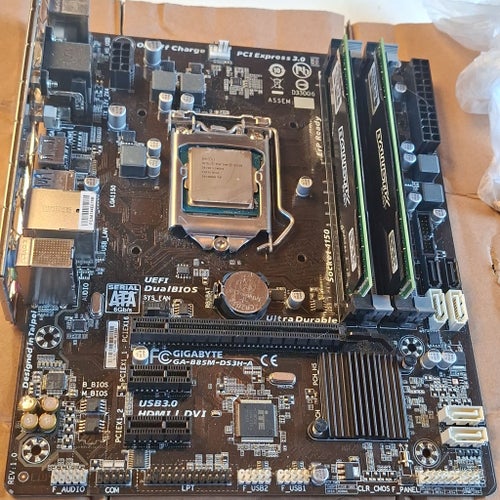 Gigabyte GA-B85M-DS3H-A Moderkort med Intel Pentium G3258 CPU och 8GB RAM