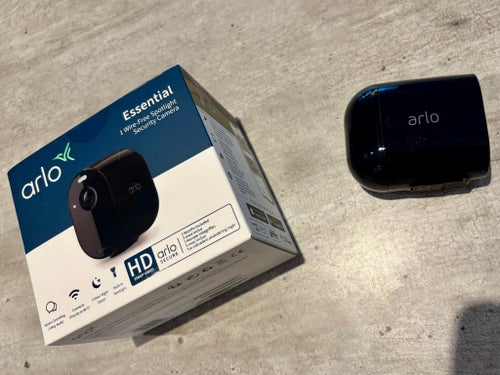 Arlo Essential Spotlight Camera Black (VMC2030B-100EUS)