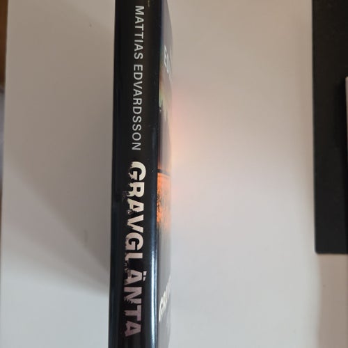 Gravglänta av Mattias Edvardsson, 2014