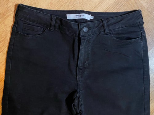 Vero Moda svarta jeans, storlek L/32