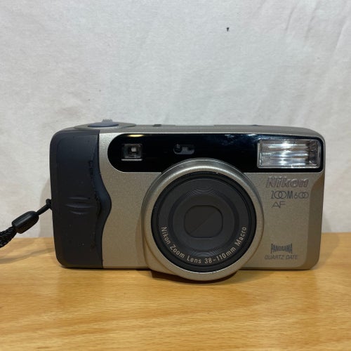 Nikon zoom 600 AF