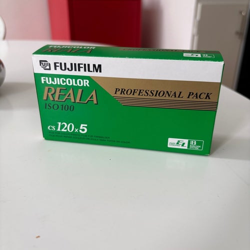 Fujicolor Reala ISO 100 120x4 Professional Pack