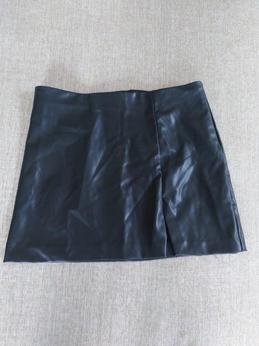 H&M svart kjol, storlek XS