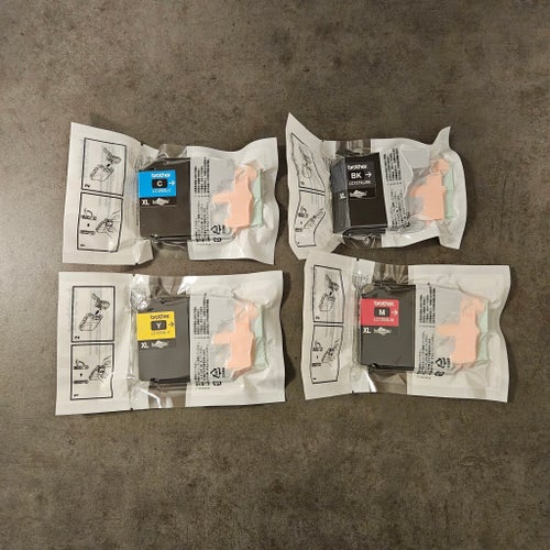 Brother LC125 XL Cyan, Gul, Magenta Samt LC127XL-BK Svart