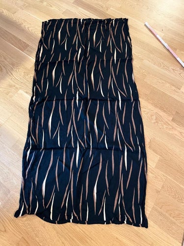 Ny svart/beige/brun strandkjol
