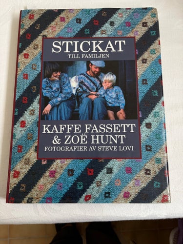 STICKAT TILL FAMILJEN av Kaffe Fassett & Zoë Hunt