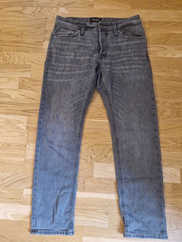 Jack & Jones grå jeans, storlek 28/30