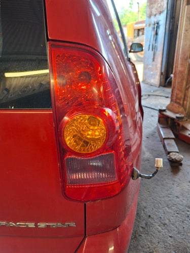 Bakljus höger mitsubishi space star 2003